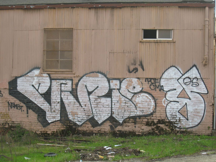 2127364888_e4c18f1fd0_o